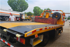 安宁附近拖车电话号码服务