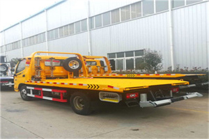 安宁附近拖车救援搭电